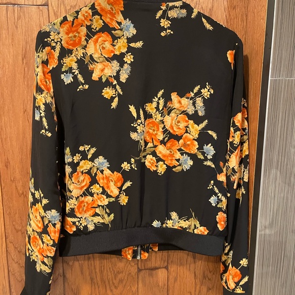 Poppies Forever 21 fall floral print light bomber light shacket top - Picture 2 of 7